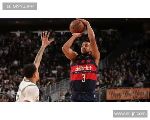 字母哥补篮遭封盖CJ中投绝杀后字母哥反击未能命中