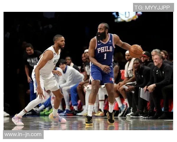 韦尔全能表现助力球队10投7中三分命中率高达50贡献16分13板4前场板