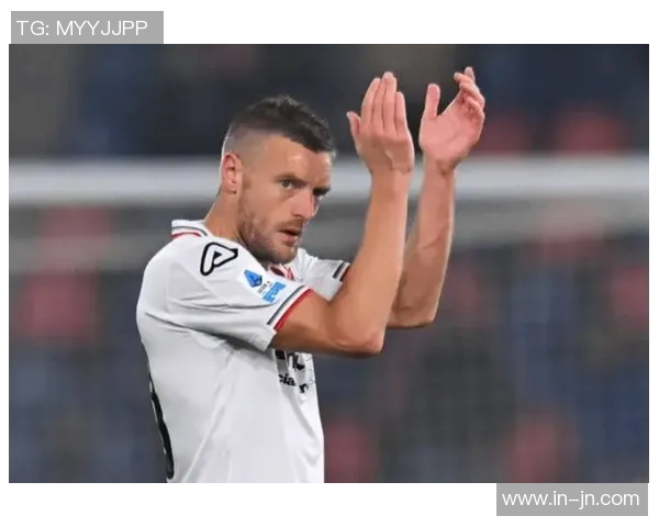 老兵不死！瓦尔迪荣获意甲11月最佳球员奖杯展现不凡实力