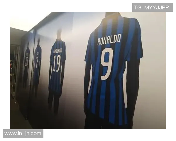 博尼回忆初恋球衣埃托奥的蓝黑战袍承载青春梦想